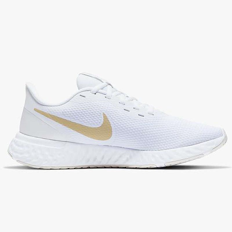ランニングシューズ レディース スニーカー ナイキ Nike レボリューション5 ジョギング トレーニング 白 ホワイト 女性 運動靴 Revolution 5 Bq37 108 Apworld 通販 Paypayモール