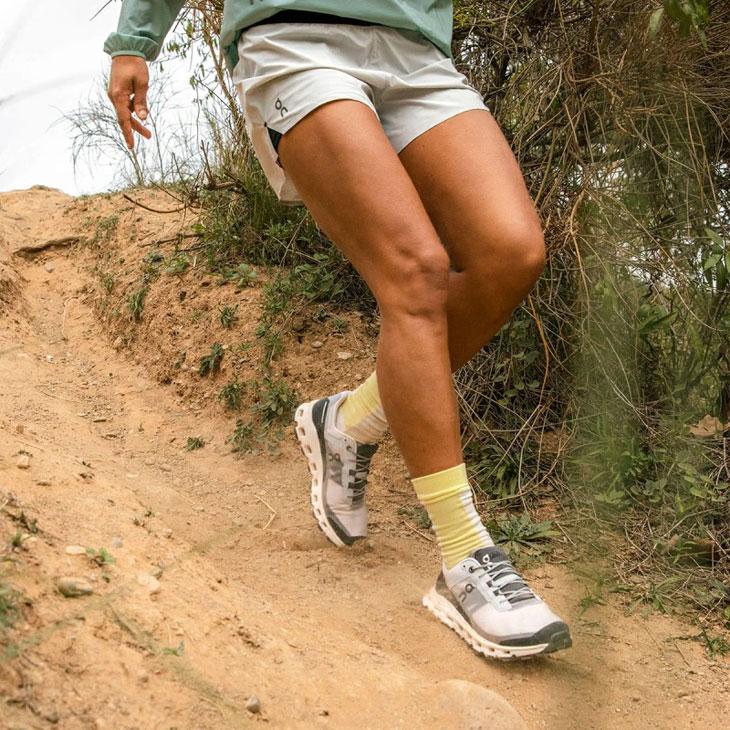 On トレイルランニング シューズ メンズ/オン on CLOUD VISTA