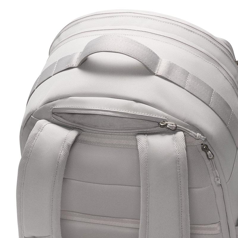 NIKE（ナイキ） リュックサック 約33L メンズ レディース