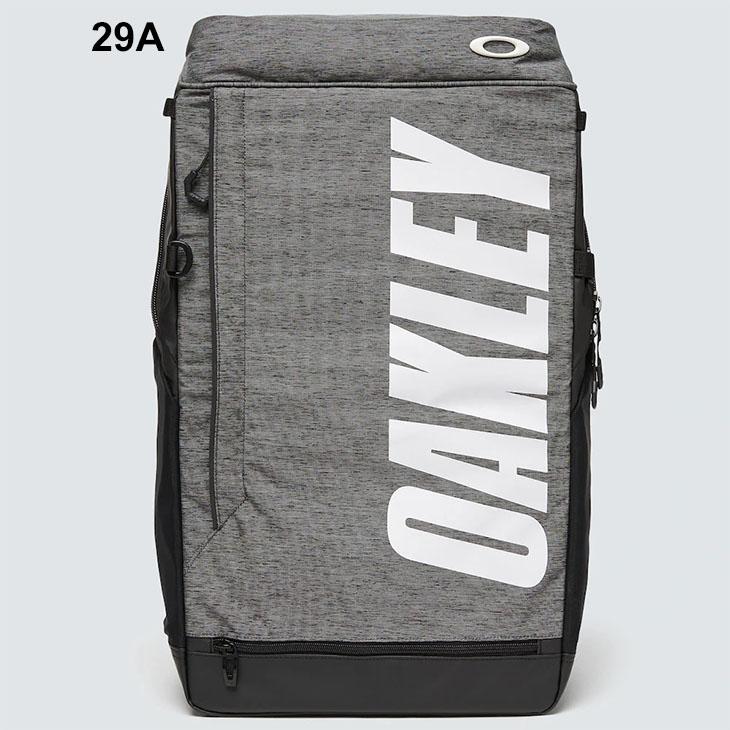 未使用のバック（お値下げしました14000円 OAKLEY リュック 40L バックパック ボックス型 オークリー スポーツ