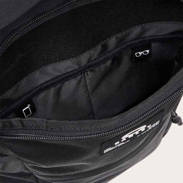 OAKLEY（オークリー） リュックサック デイバッグ 23L バッグ かばん