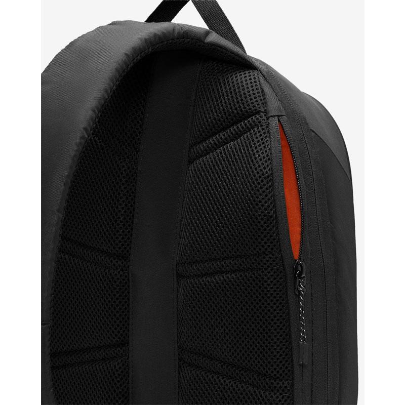 NIKE（ナイキ） ボディバッグ 8L メンズ レディース NIKE NSW