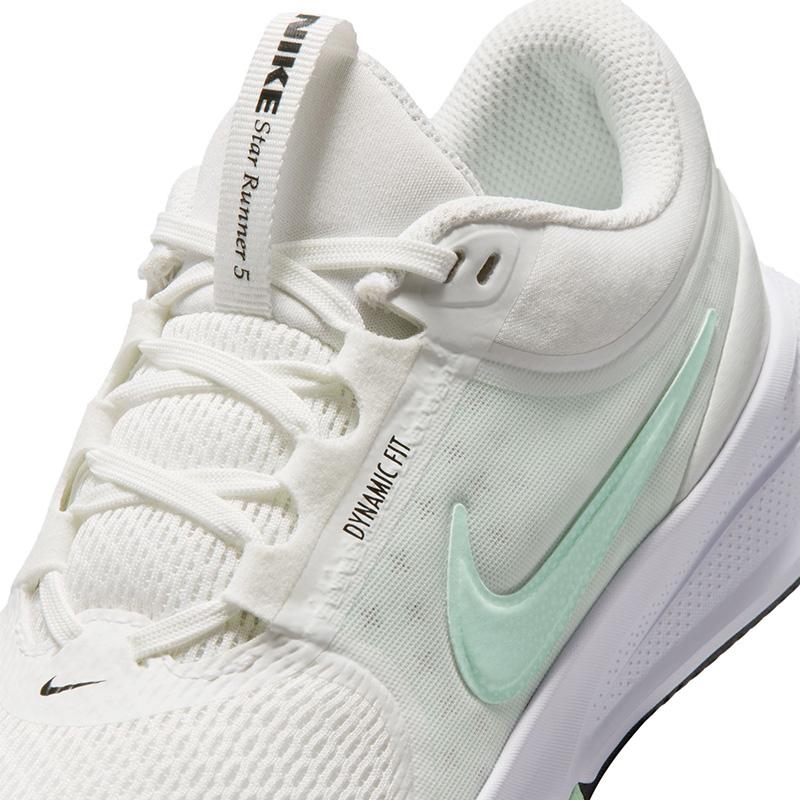 NIKE（ナイキ） スニーカー ジュニア ランニングシューズ 22.5-25cm