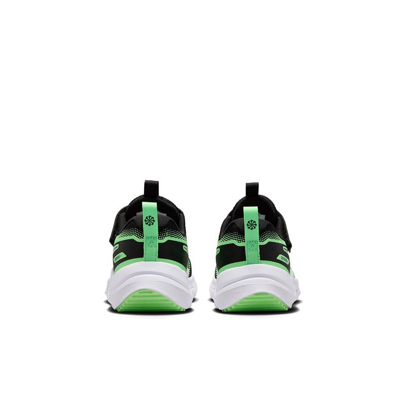 NIKE（ナイキ） キッズ スニーカー ランニングシューズ コズミック