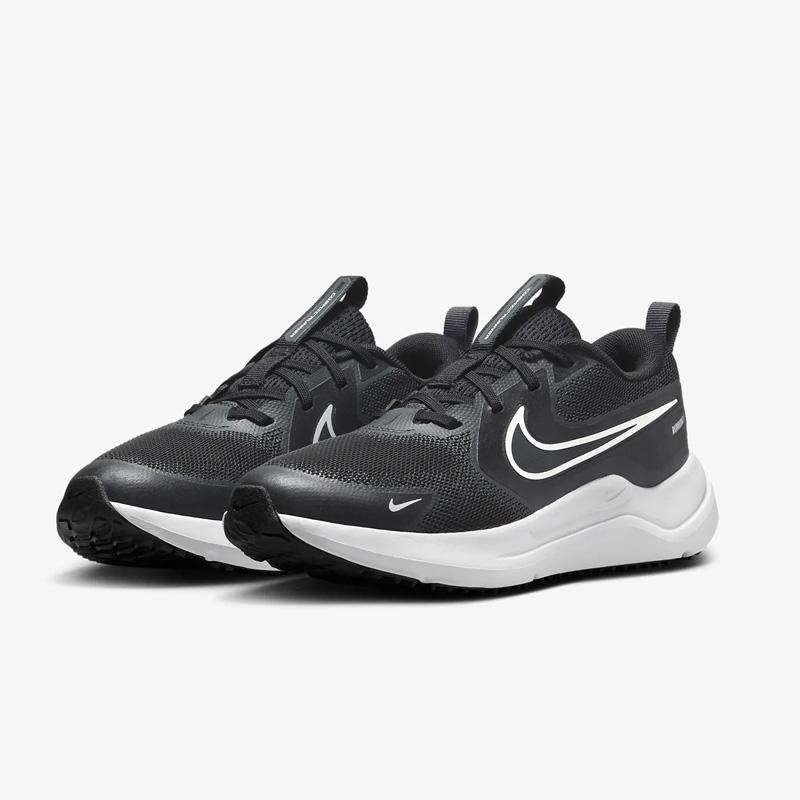 希少。NIKE ランニングシューズ NIKE ナイキ ジュニア スニーカー ランニングシューズ