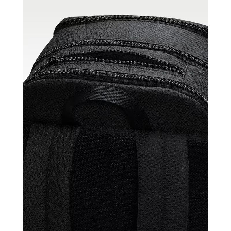 NIKE（ナイキ） リュックサック 30L メンズ レディース ブラジリア