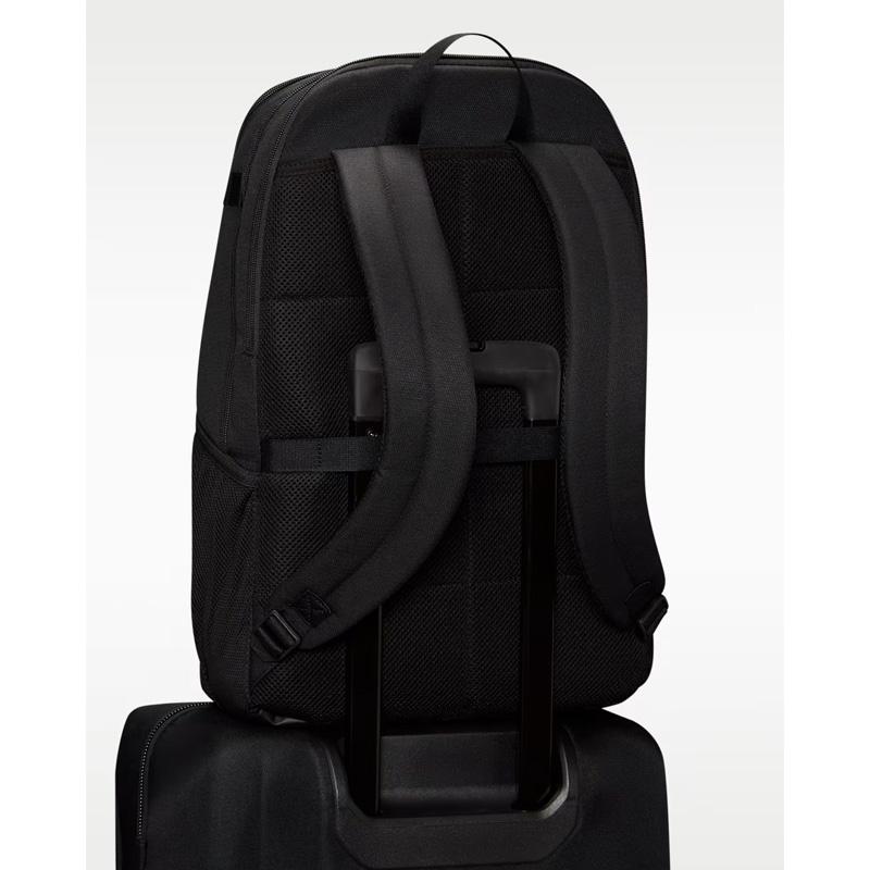 NIKE（ナイキ） リュックサック 30L メンズ レディース ブラジリア