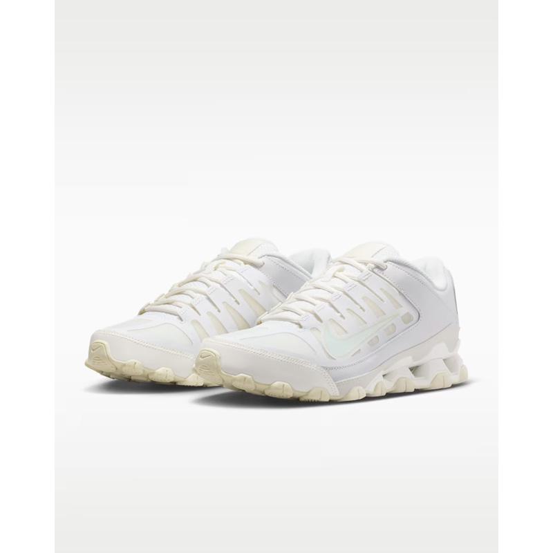Nike トレーニングシューズ ホワイト 新品タグ付き NIKE（ナイキ） トレーニングシューズ レディース プロミナ NIKE