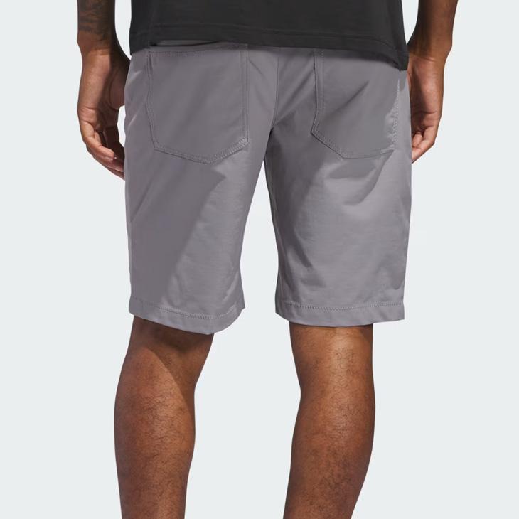 グレーのエンボス加工ゴルフショーツ　サイズ82 グレーのエンボス加工ゴルフショーツ サイズ82