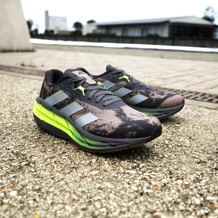 adidas アディダス ランニングシューズ 厚底 メンズ アディ adidas アディダス ランニングシューズ 厚底 メンズ アディ