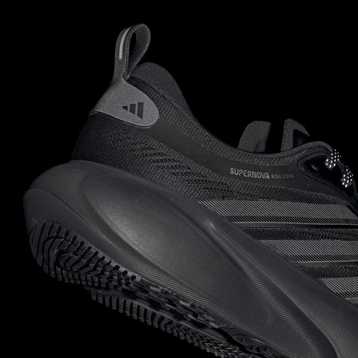 adidas（アディダス） ランニングシューズ 防水 メンズ スーパーノヴァ