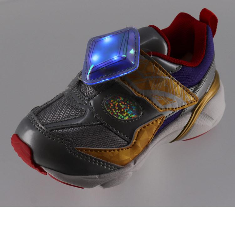 MoonStar ウルトラマン キッズシューズ LED搭載 光る靴 男の子