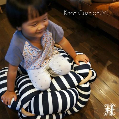 ノッツスタジオ ノット クッション (M) KNOTS STUDIO KNOT CUSHION M