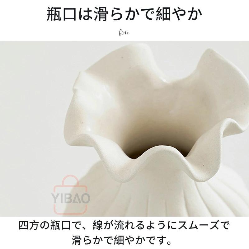 1個の素朴なセラミック製の花瓶 手作りファンタジーストライプパターン