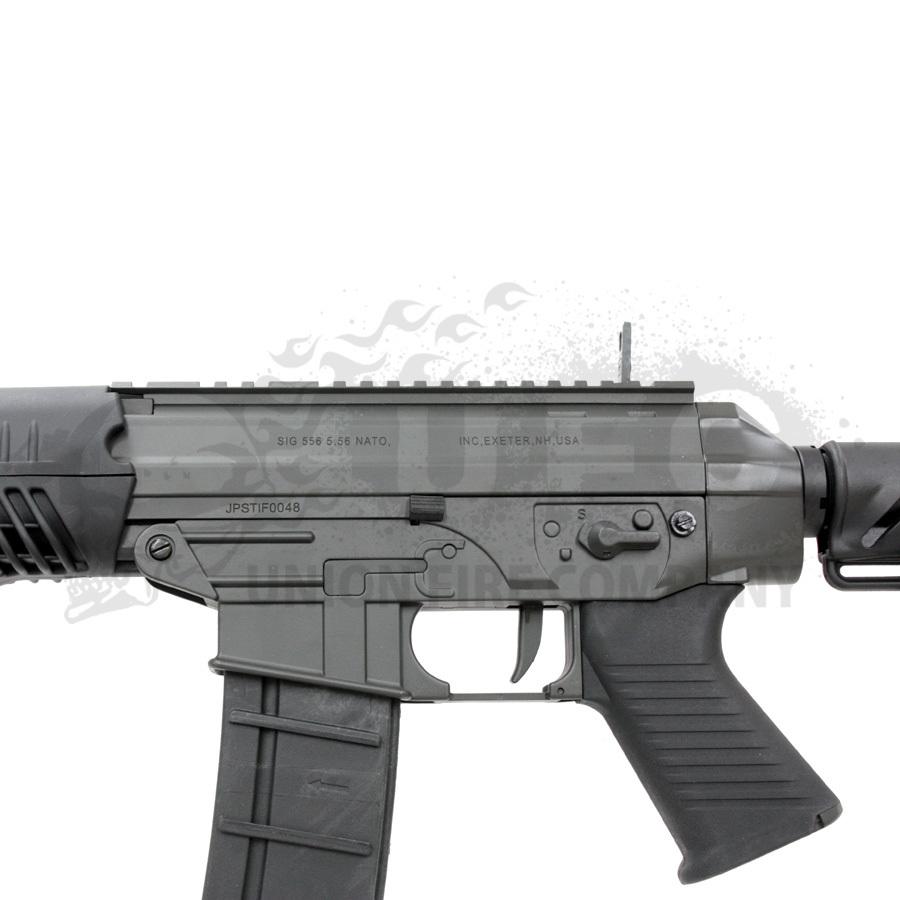 CYMA CM001bbk 電動ガン　おまけ付き　未使用 CYMA CM001BK SIG 556 フルメタル電動ガン BK【180日間安心保証つき