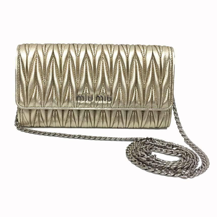 miumiu ミュウミュウ MIUMIU マテラッセ チェーンウォレット 5DH002 チェーンショルダーバッグ クラッチバッグ 長財布 レザー 美品 :aq3701:ブランド&着物館アクアン京や - 通販 - Yahoo!ショッピング miumiu ミュウミュウ MIUMIU マテラッセ チェーンウォレット 5DH002 チェーンショルダーバッグ クラッチバッグ 長財布 レザー 美品 :aq3701:ブランド&着物館アクアン京や - 通販 - Yahoo!ショッピング