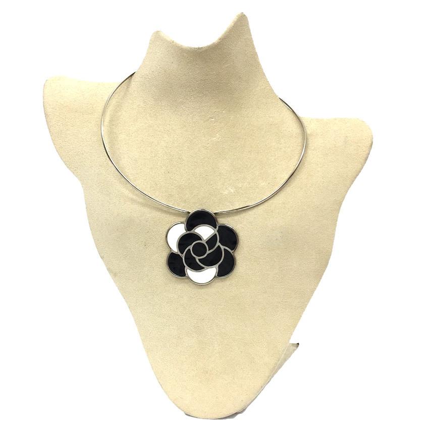 セール レア物 送料無料 CHANEL シャネル カメリア ネックレス 黒白  