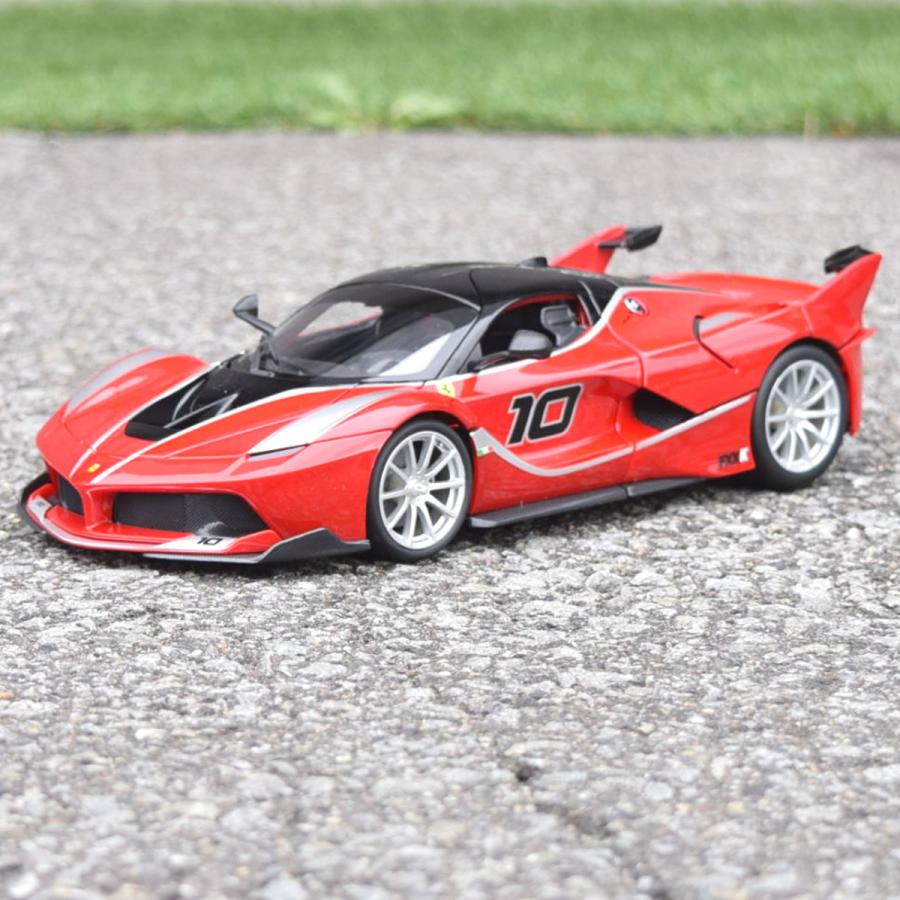 フェラーリ　Ferrari FXX K　ダイキャストモデル　モーターサイクル　ミニカー　レッド　Burago　ブラーゴ　1：18