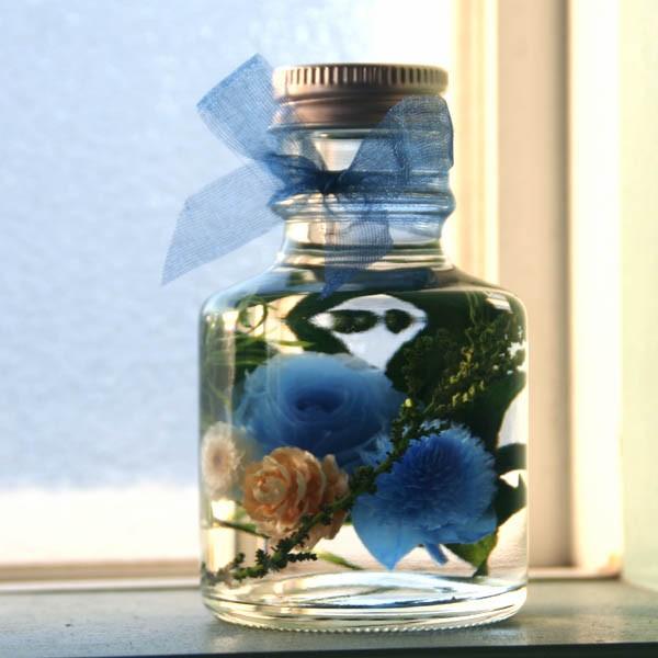 ハーバリウム バラの小瓶 ブルー プリザーブドフラワーのローズがメインの小さいけどかわいくゴージャスなアレンジメント Mm Hbrm Mini B 和歌山産フルーツのケーキarancia 通販 Yahoo ショッピング