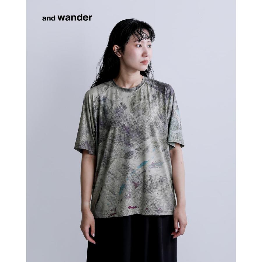 and wander（アンドワンダー） ×アルトラ ALTRA グラフィック 半袖T