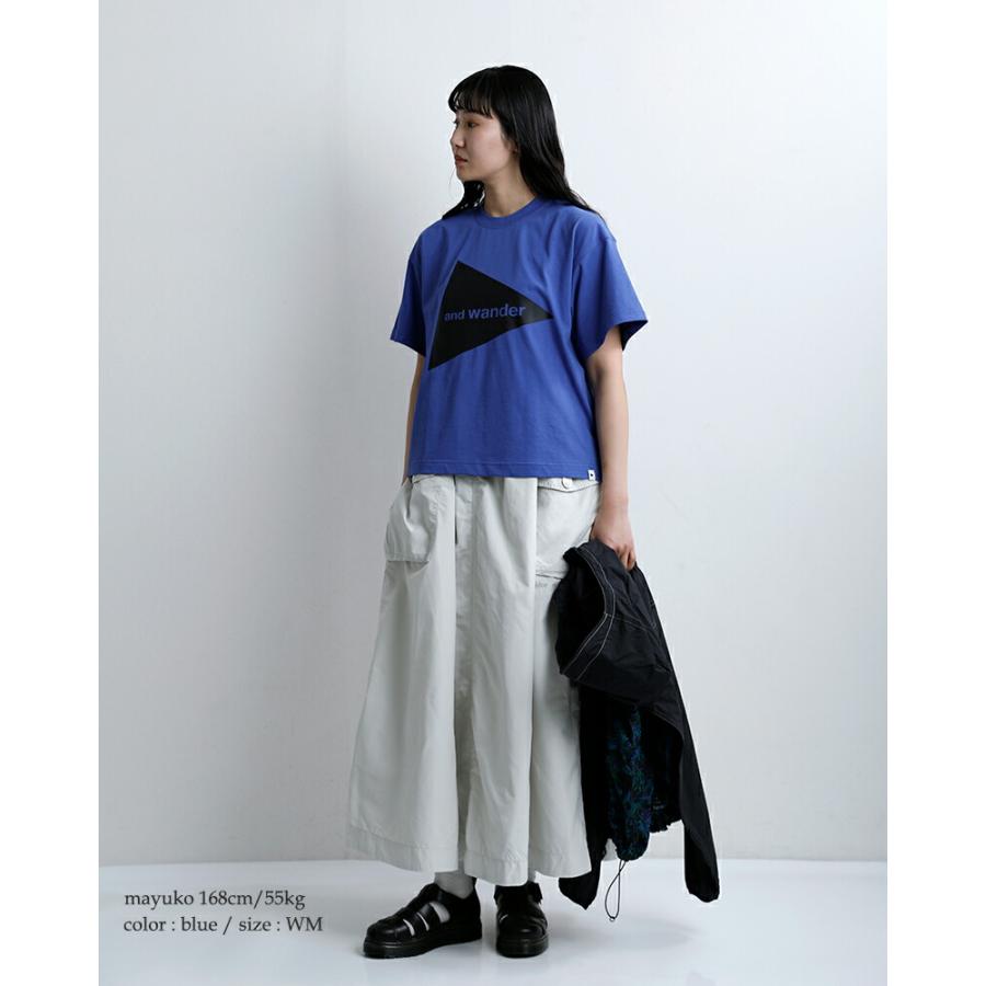 and wander（アンドワンダー） 速乾 ビッグロゴ 半袖Tシャツ and