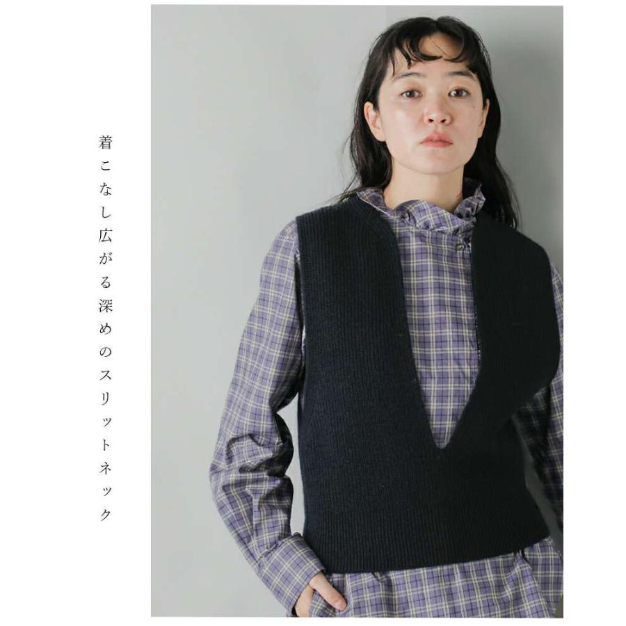 LOEFF（ロエフ） ウールヤーン 畔編 スリットネック ベスト 8818-199