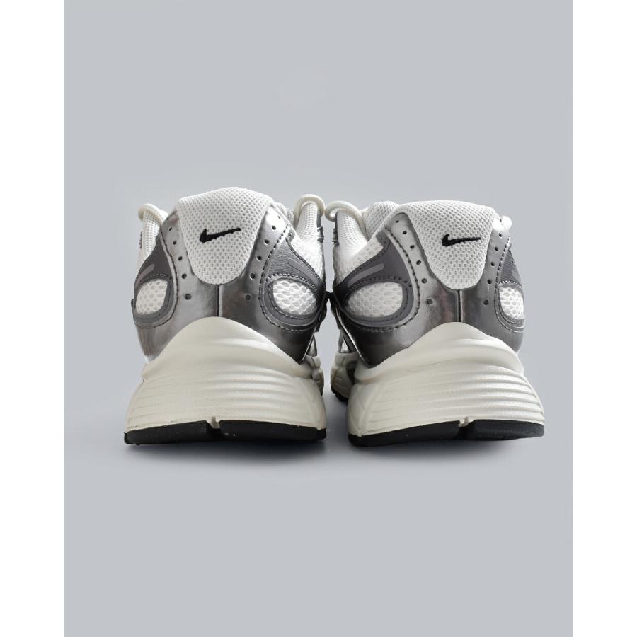 NIKE（ナイキ） V5 RNR スニーカー hj5228 レディース 海外出荷不可