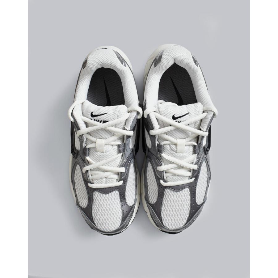 NIKE（ナイキ） V5 RNR スニーカー hj5228 レディース 海外出荷不可