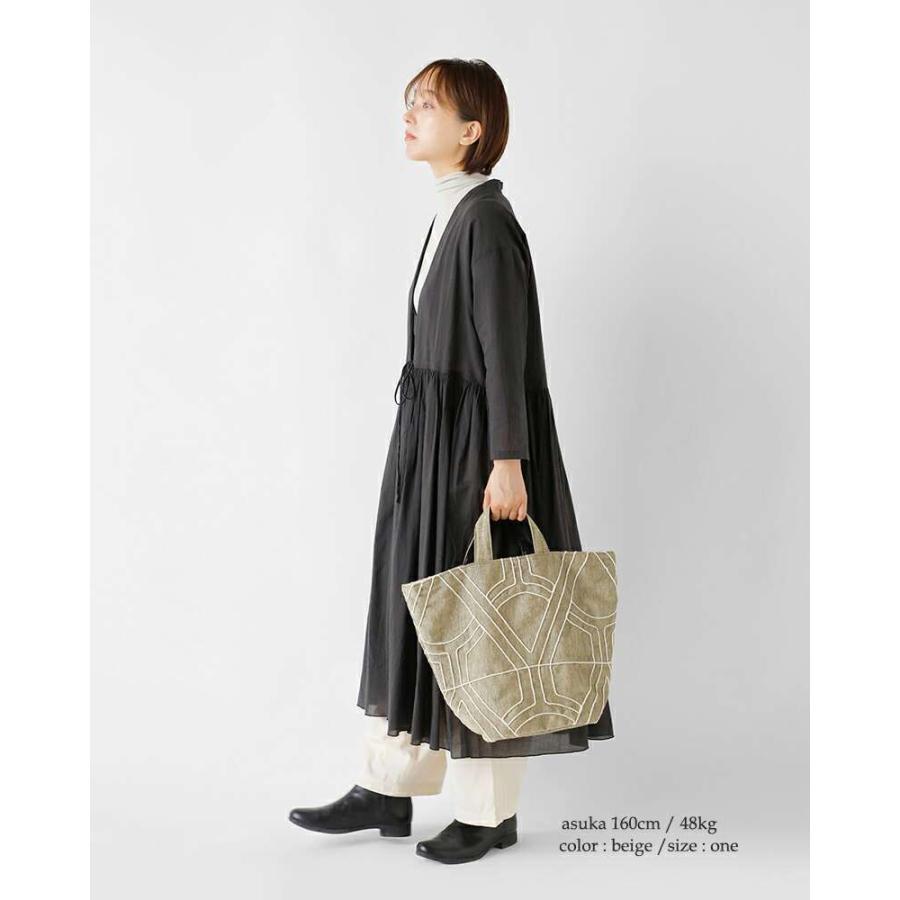 お買い得‼️サンドバック (新品未使用未開封✨) ビージ beej ドリー 刺繍 トートバッグ mi-it001 レディース