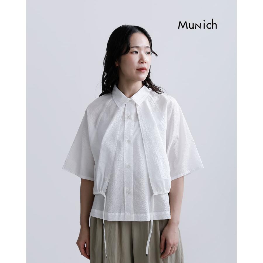 るん【新品未使用】emm Tulip blouse Munich（ミューニック） ミラクルウェーブ加工 ラグラン フラップ