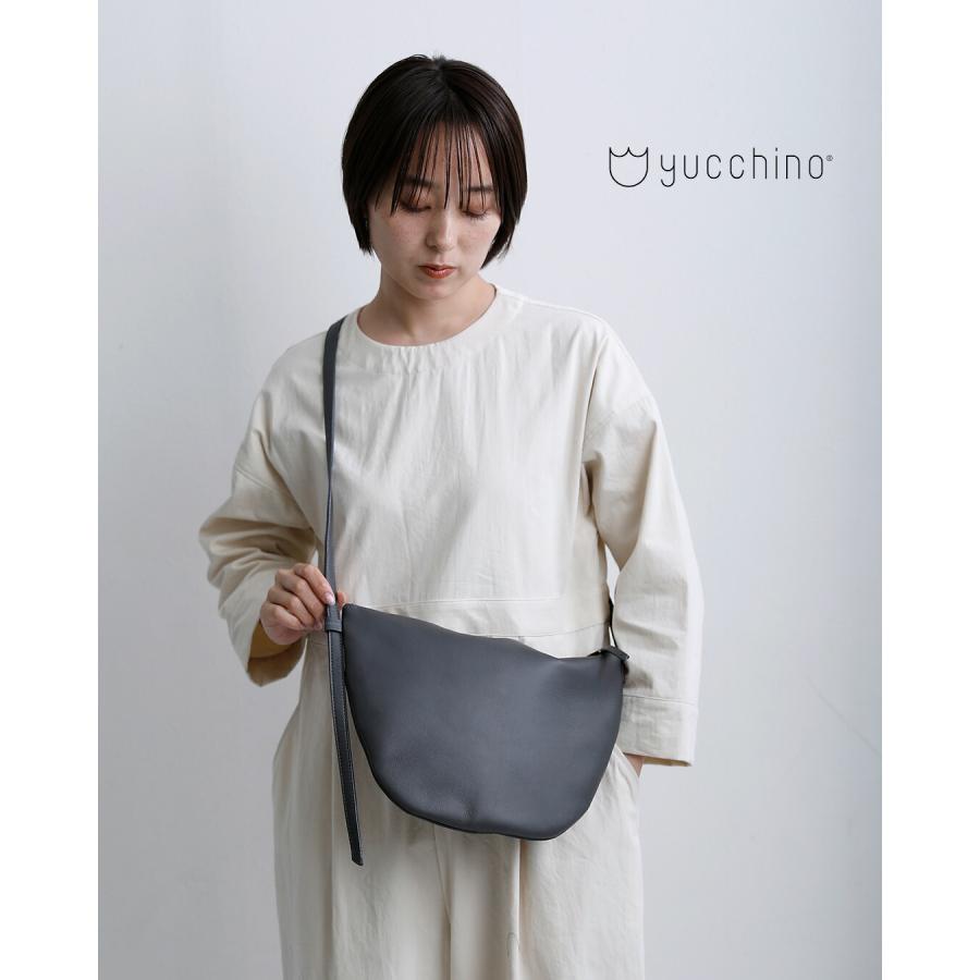 ほぼ新品！ ユッキーノ レザーショルダーバッグ ネイビー ショルダースモール ネイビー - yucchino｜ユッキーノ 布のエコバッグ