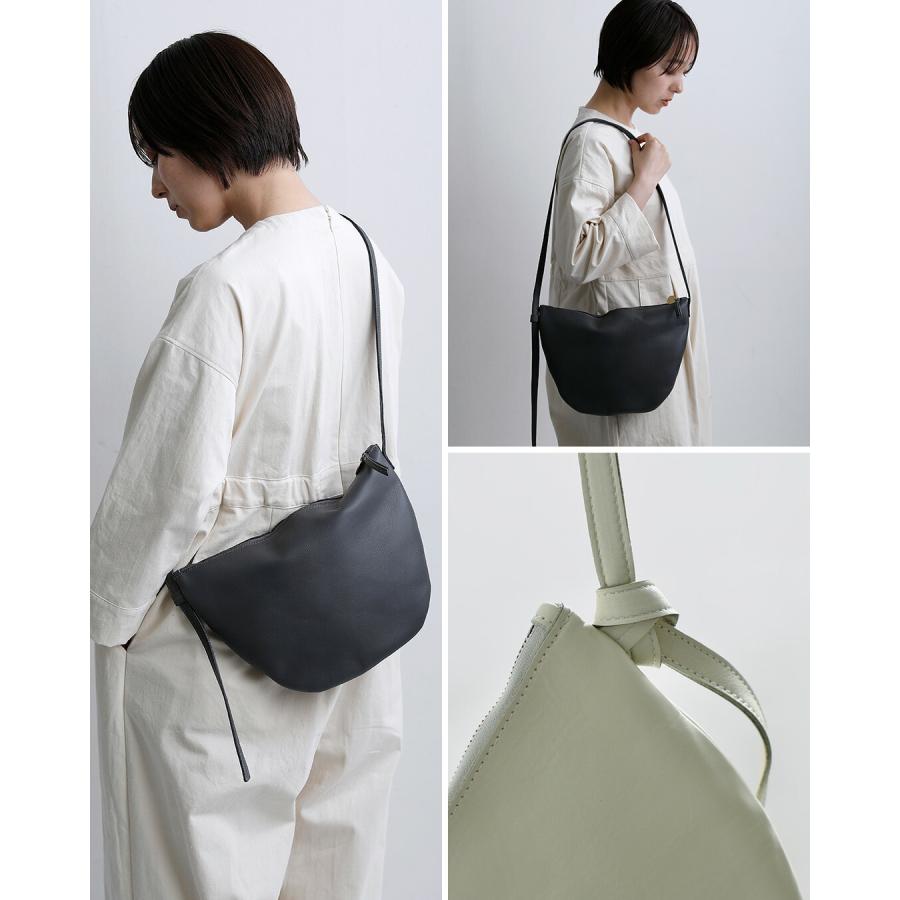 yucchino（ユッキーノ） レザー ハーフムーン ショルダーバッグ OTONA
