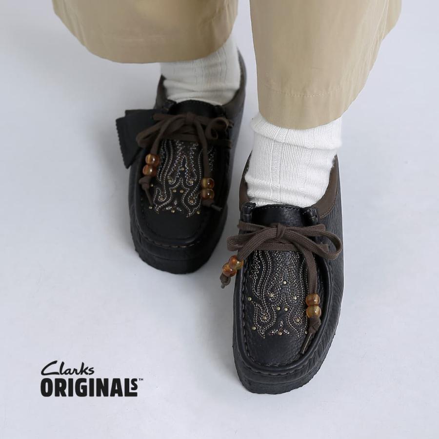 クラークス clarks レザー 刺繍 ワラビー クレープソール モカシン