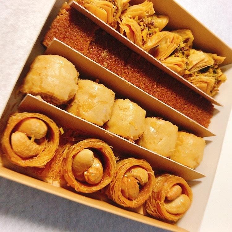 おいしい焼き菓子 バクラヴァ ミックス小 215g アラブ菓子の代表格 ナッツたっぷりパイ菓子 4種類16個 月120個販売 アラスィー 人気No.1 送料無料 |  | 12