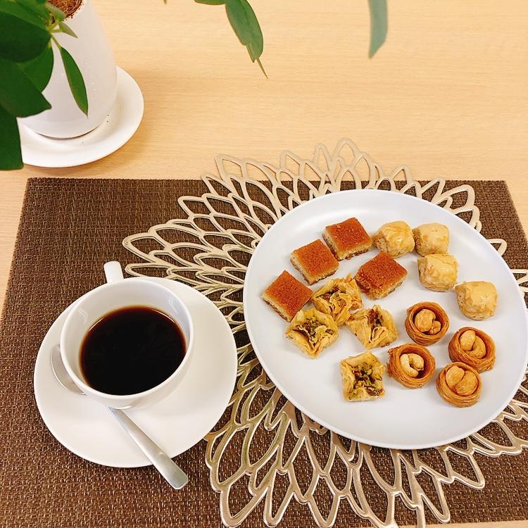 おいしい焼き菓子 バクラヴァ ミックス小 215g アラブ菓子の代表格 ナッツたっぷりパイ菓子 4種類16個 月120個販売 アラスィー 人気No.1 送料無料 |  | 03