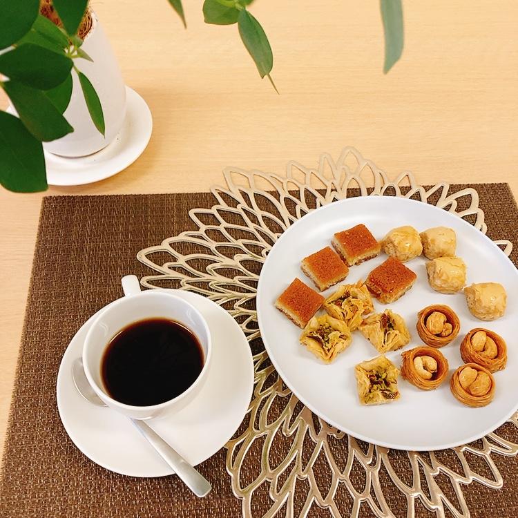 おいしい焼き菓子 バクラヴァ ミックス小 215g アラブ菓子の代表格 ナッツたっぷりパイ菓子 4種類16個 月120個販売 アラスィー 人気No.1 送料無料 |  | 09