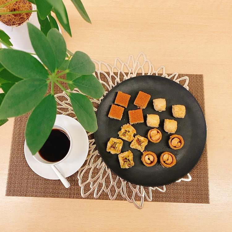 おいしい焼き菓子 バクラヴァ ミックス小 215g アラブ菓子の代表格 ナッツたっぷりパイ菓子 4種類16個 月120個販売 アラスィー 人気No.1 送料無料 |  | 11