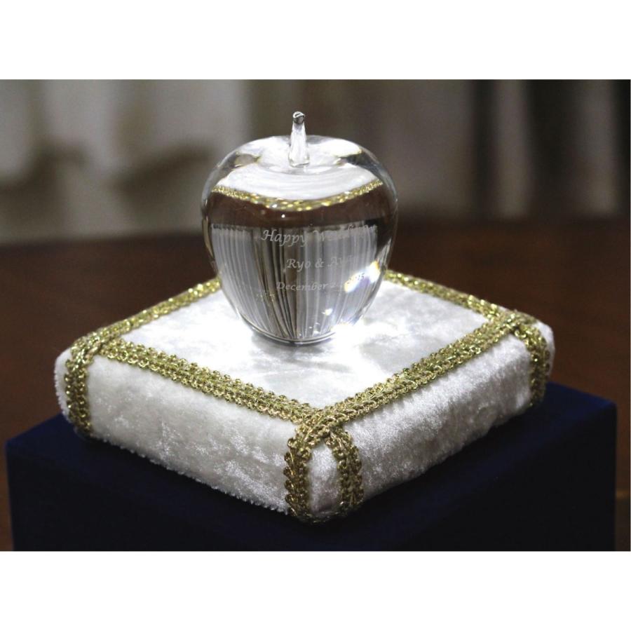 幸せのりんごHappyDreamyApple 彫刻込 ディズニープロポーズ リングピロー 誕生日 結婚 記念日 クリスタルりんご | ARCH | 02