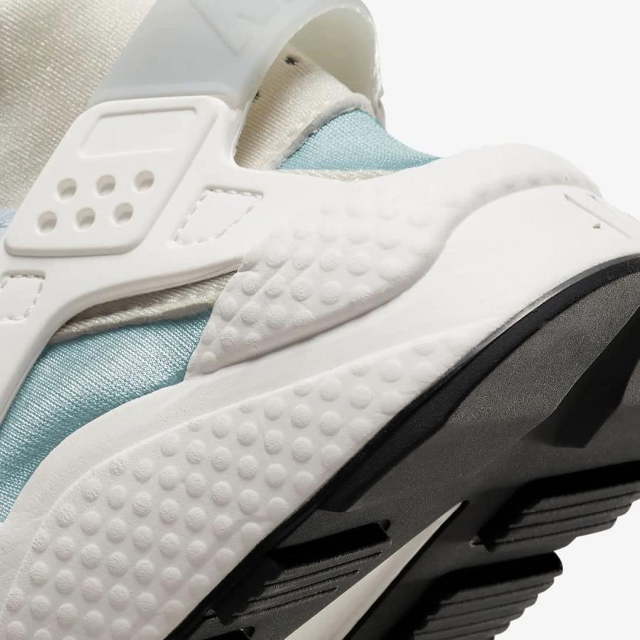 NIKE（ナイキ） エア ハラチ [W AIR HUARACHE] オーラ/オーシャン 