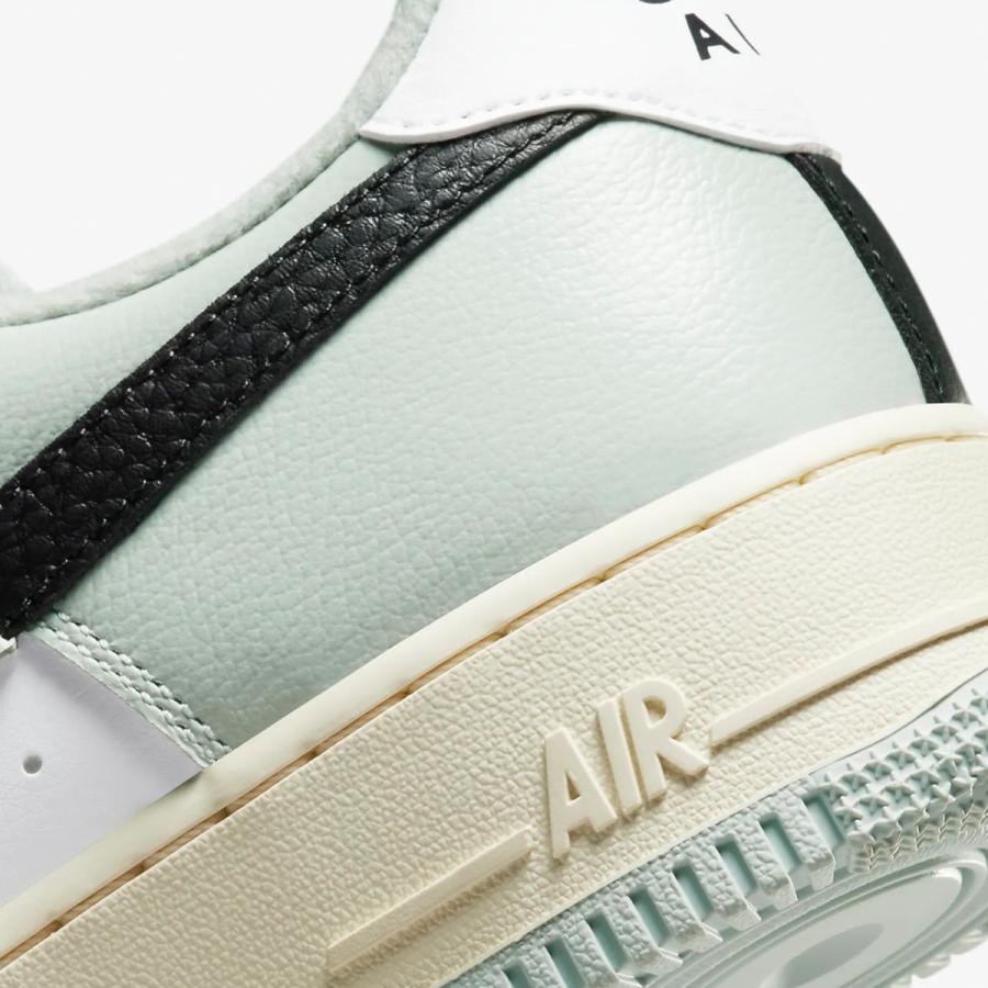 NIKE（ナイキ） エア フォース 1 '07 LV8 [AIR FORCE 1 '07 LV8