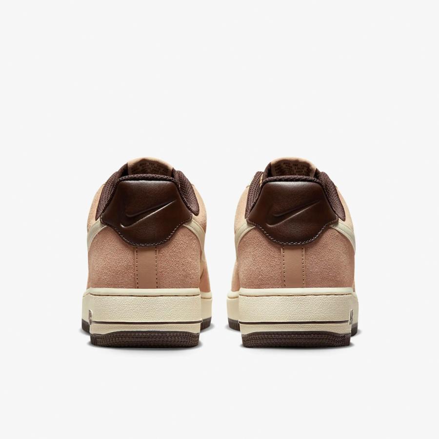 NIKE（ナイキ） エア フォース 1 '07 LV8 [AIR FORCE 1 '07 LV8