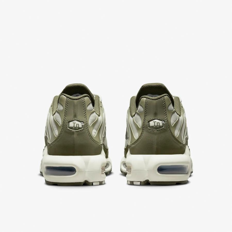 NIKE（ナイキ） エア マックス プラス [AIR MAX PLUS] ライトボーン