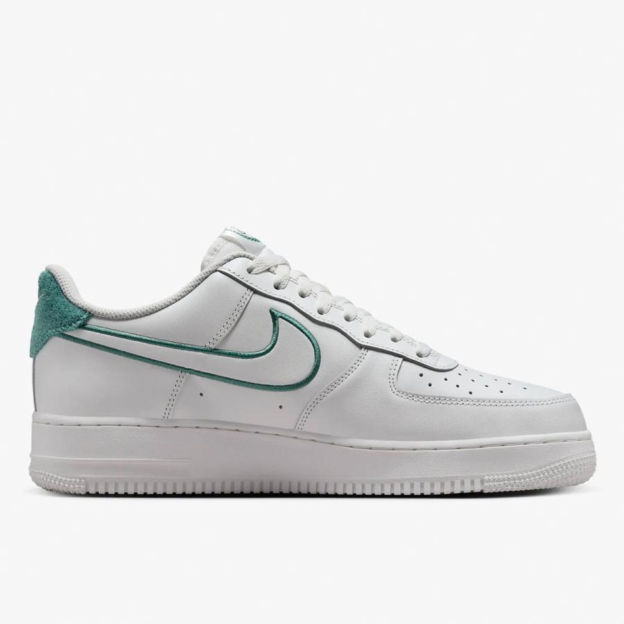 NIKE（ナイキ） エア フォース 1 '07 LV8 AIR FORCE 1 '07 LV8