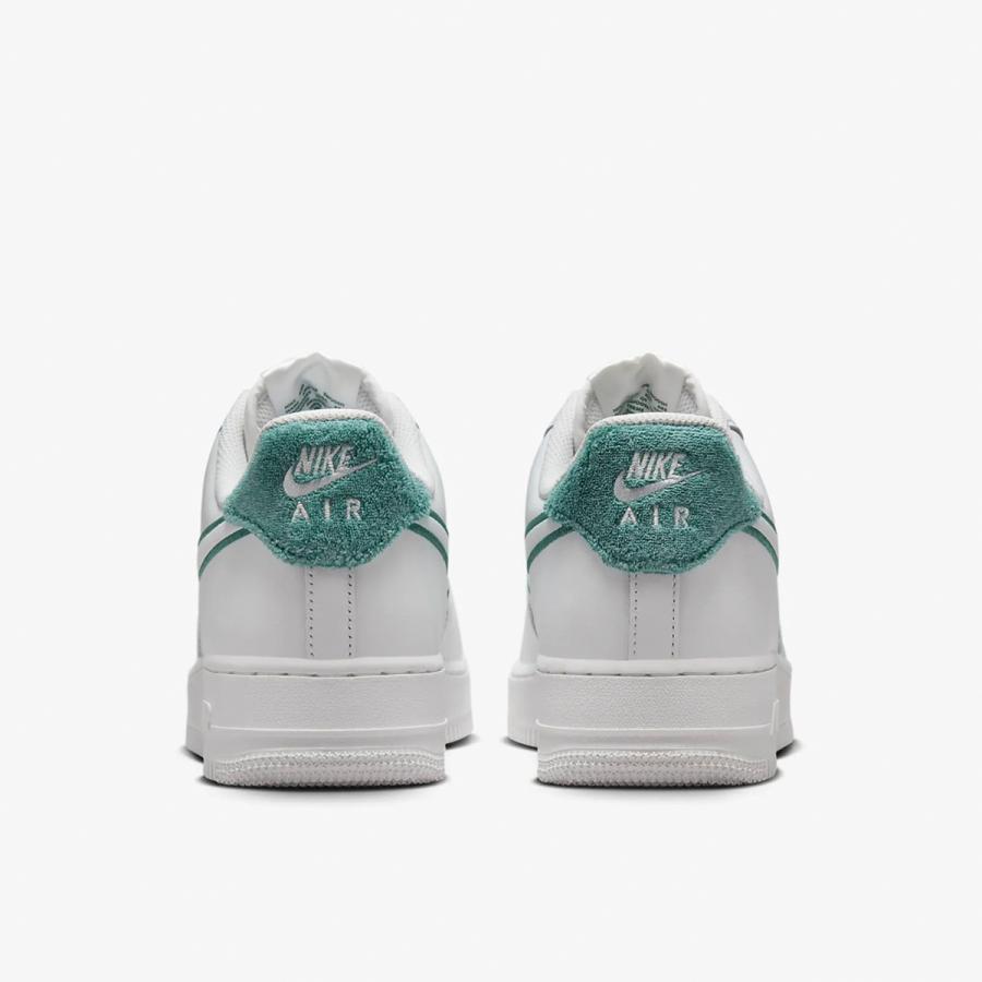NIKE（ナイキ） エア フォース 1 '07 LV8 AIR FORCE 1 '07 LV8