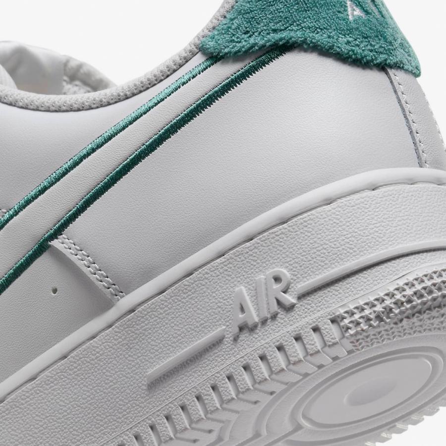 NIKE（ナイキ） エア フォース 1 '07 LV8 AIR FORCE 1 '07 LV8