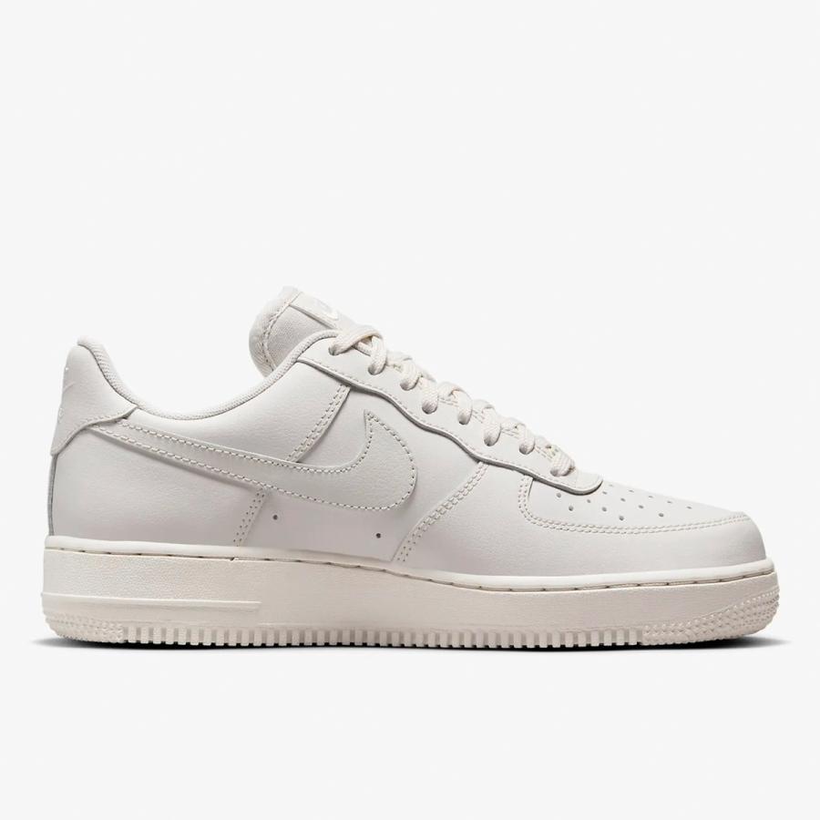 NIKE（ナイキ） エア フォース 1 