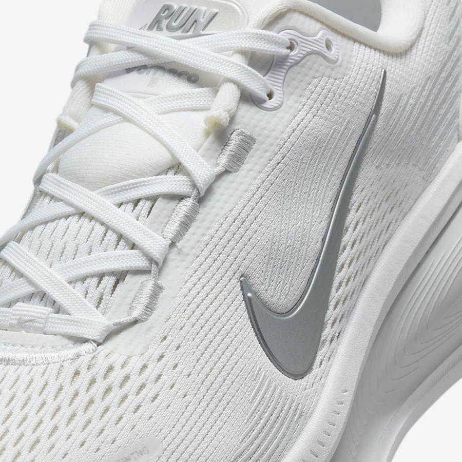 NIKE（ナイキ） ボメロ 18 [W Vomero 18] ホワイト/フォトンダスト