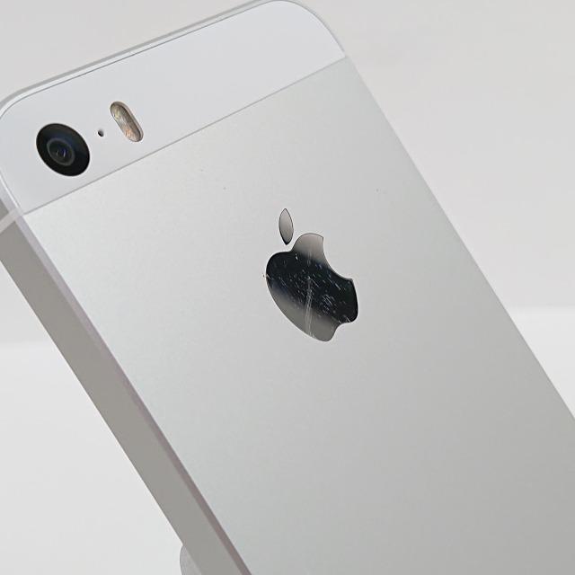 iPhoneSE 32GB au シルバー 送料無料 即決 本体 c00352 : アーク
