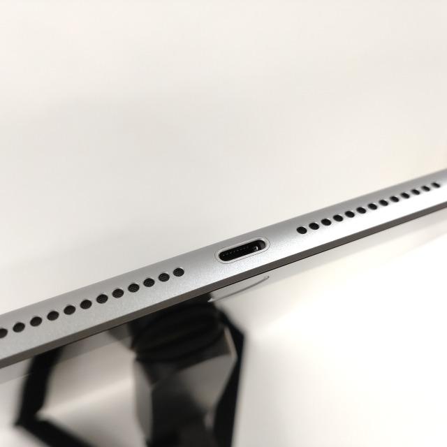 iPad 第6世代 Wi-Fi + Cellular 32GB docomo スペースグレイ