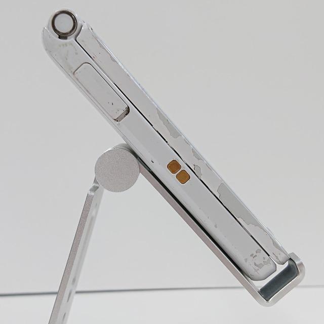 P-smart ケータイ P-01J ドコモ ホワイト 送料無料 即決 本体 c06408